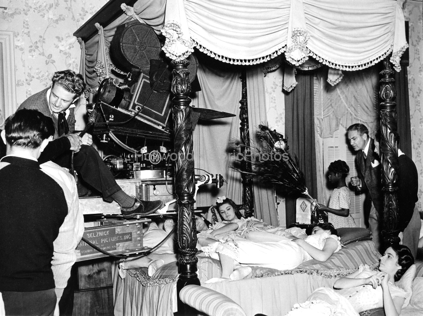 Victor Fleming 1939 Victor Fleming directing a scene from Gone With the Wind wm.jpg